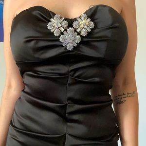 Vintage cache strapless heart crystal detail on chest mermaid gown